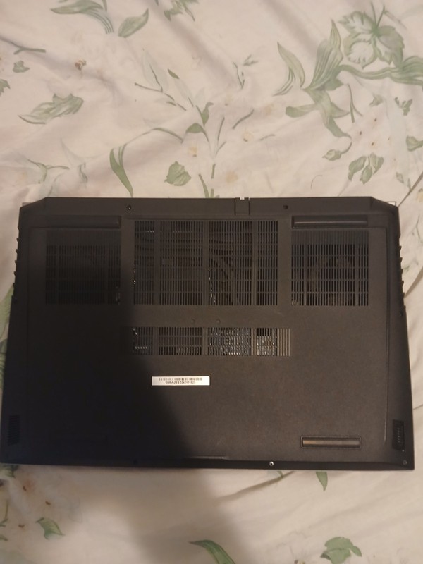 Skytech Gaming LUMI 15.6" i5 12th Gen 16GB SSD GeForce RTX 3050 gallery