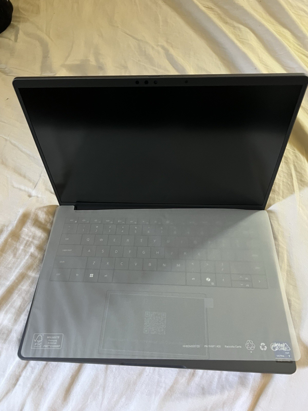 Dell Pro 14 Premium PA14250 2.2 GHz Ultra 7 16GB 256 SSD gallery