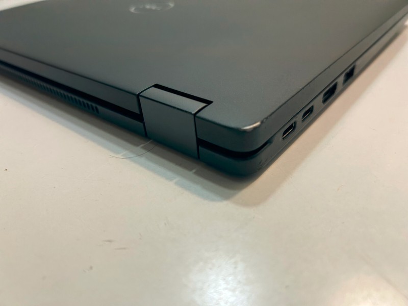 COMPLETE Dell Latitude 7390 2-in-1 - 13.3" i7-8650U 1.9GHz 16GB 512GB MA15-47 gallery