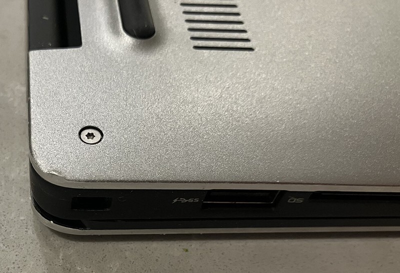 DELL XPS 13 9343 13" i5-5200u 2.2GHz 8GB RAM 256GB SSD gallery