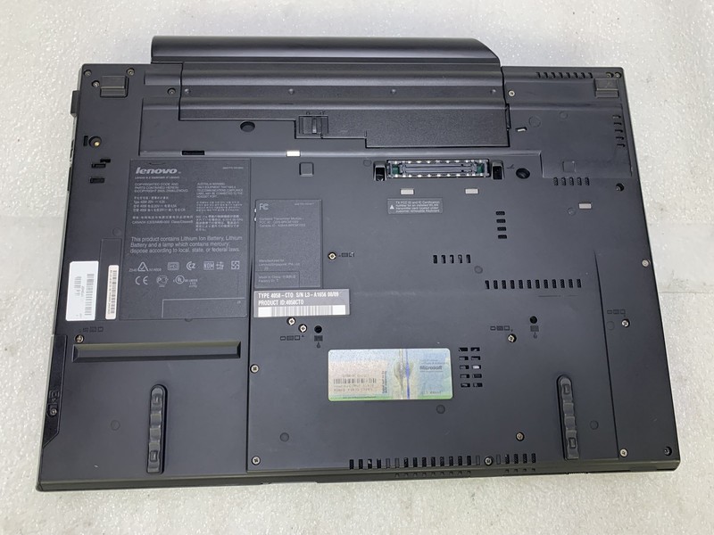 Lenovo ThinkPad W500 15" Duo T9600 2.8GHz 4GB RAM 160GB HDD AMD NO OS Good gallery