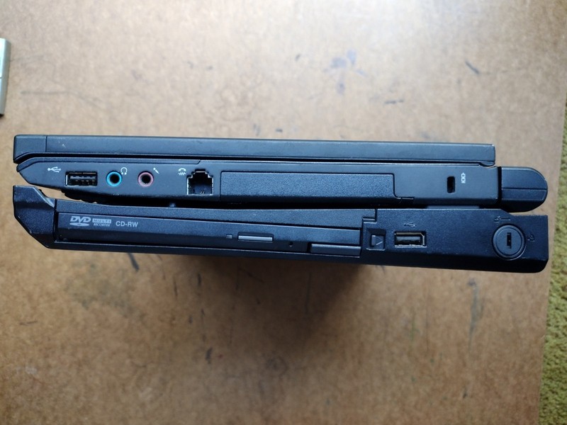 Thinkpad X200 Libreboot 512GB SSD 2.4GHz 8GB RAM 9-Cell Bat AC ThinkLight Dock gallery