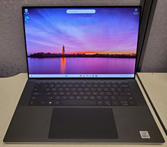 DELL XPS 15″ 9500 w/power adapter
