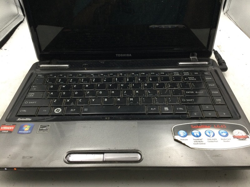 TOSHIBA SATELLITE L645D S4056 - FOR PARTS - AMD TURION II - 4GB RAM - READ - BB gallery