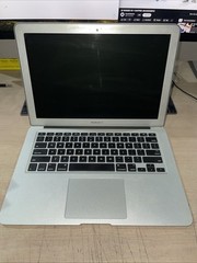 MacBook Air Core 1.6GHZ 13″ Early 2015 i5-5250U 4GB RAM NO HD
