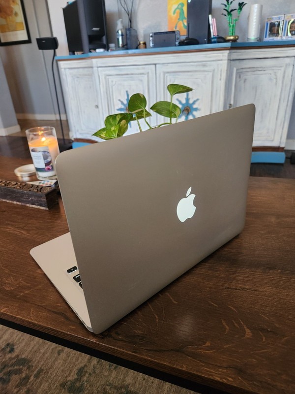 Apple MacBook Air gallery