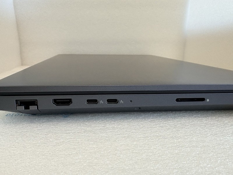 Dell Pro Max 16 Plus MB16250 FHD+ 2.8GHz Ultra 9 285HX 32GB 1TB RTX PRO 1000 gallery