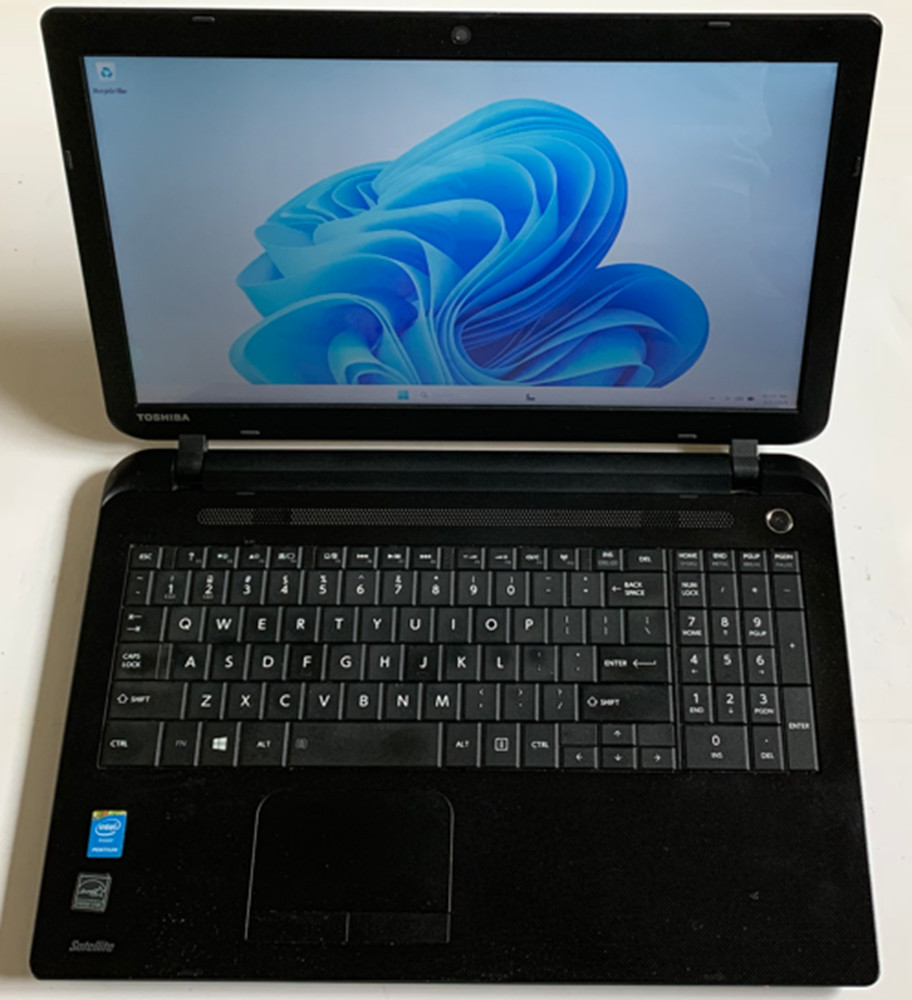 Toshiba Satellite C55-B 15.6" WIN 11 ACTIVATED Intel 2.16/2.4GHZ 4GB RAM 320GB