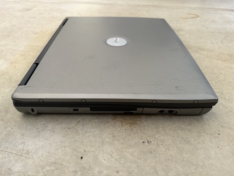 Dell Latitude D520 14" Laptop Intel Core 2 512MB RAM 60GB HDD( no os, charger) gallery
