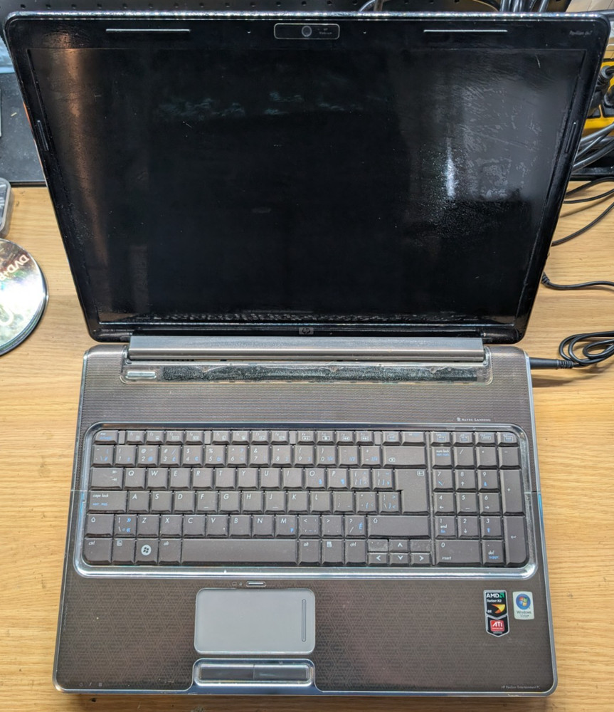 HP Pavilion dv7 Laptop AMD Turion II 2.20GHz 4GB RAM 500GB HDD Windows Vista