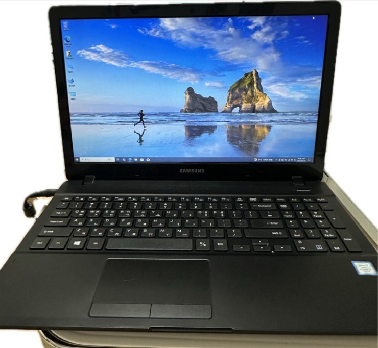 Used Samsung NT371B5L i5-6300HQ / 16GB RAM / 256GB SSD / 15.6″ / Win10 / Black gallery