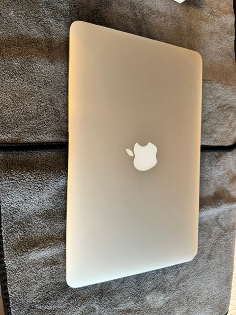 Apple MacBook Air 13" Mid 2013 i5 1.3GHz 4GB RAM (Please read) gallery