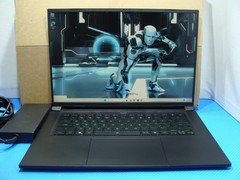 GIGABYTE AERO X16 1WH 16″ 165hz AMD Ryzen AI 7 350 32GB 1TB Win11H RTX 5070 8GB