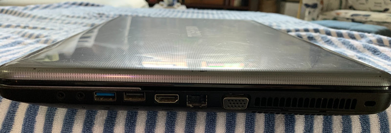 Toshiba Satellite C875-S7341 Intel i3-2328M 2.20Ghz 4GB Ram Chg. Battery. No HDD gallery
