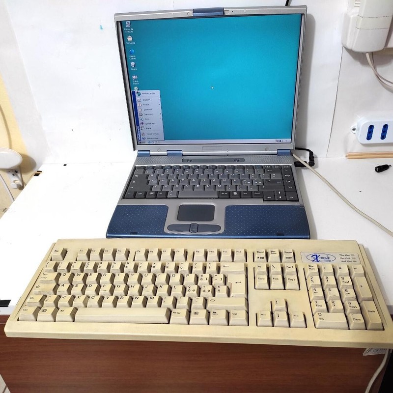 Notebook PC Windows 98 Serial Port RS232 Floppy Parallel External Keyboard 21050 gallery