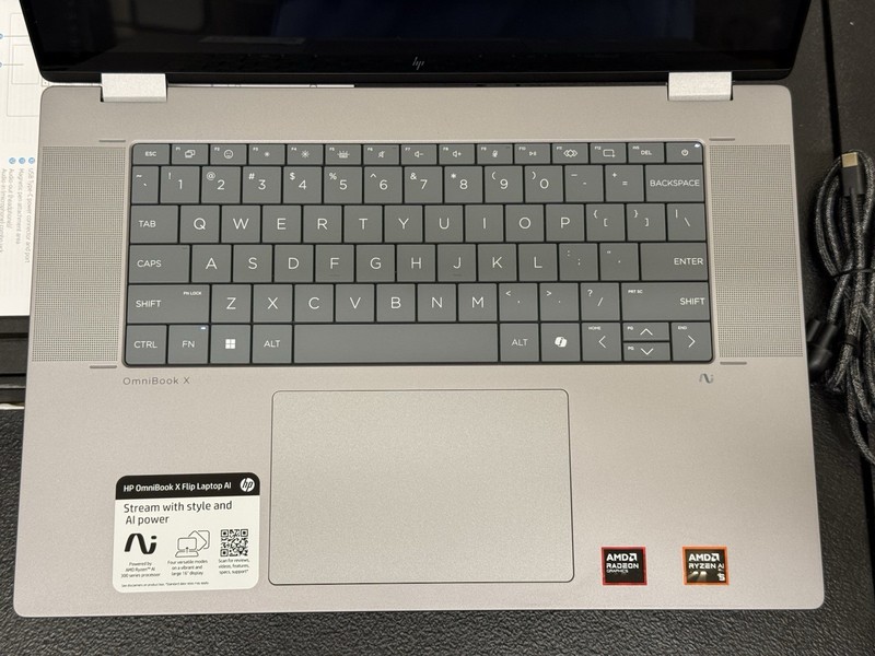 HP OmniBook X Flip 16" 2-in-1 2K Touch AMD Ryzen™ AI 5 340 16GB RAM 512GB SSD gallery