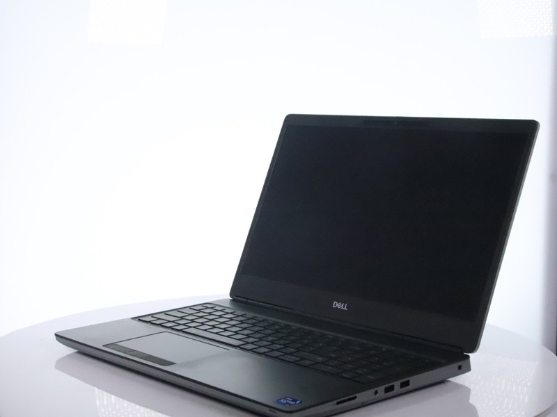 Dell Precision 7560 i7-11850H 32GB RAM 512GB NVMe 4GB NVIDIA T1200 W11P w/ AC gallery