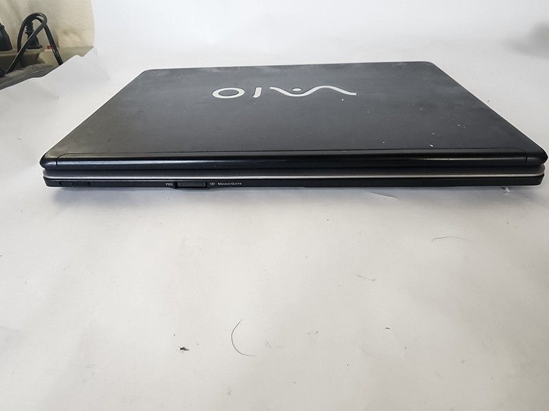 Sony Vaio PCG-7F1L Notebook Laptop 512mb RAM Pentium@1.73ghz 100gb Hdd READ gallery
