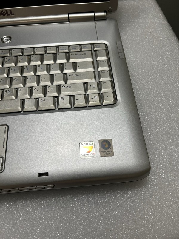 Dell Inspiron 1521 AMD Turion 64 X 512 Mb 1.60 GHz 80GB HDD -No Power Adapter gallery