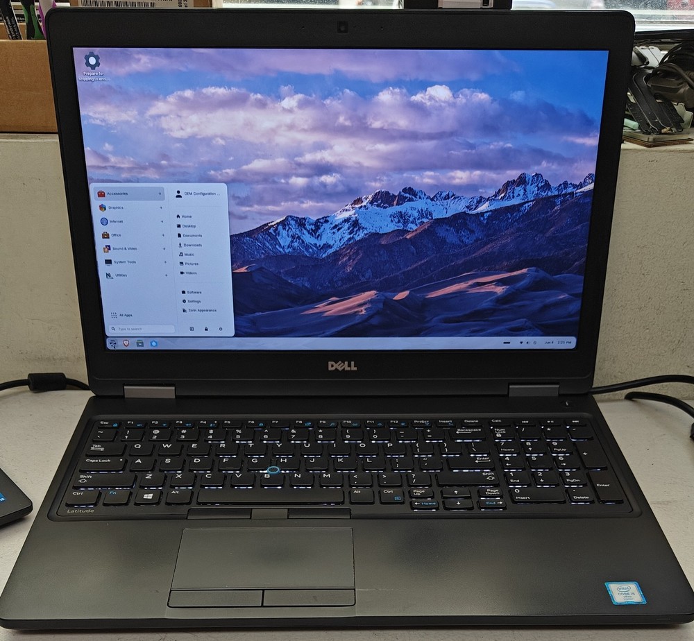 Dell Latitude 5580 i5-6300u 2.4GHz, 8GB RAM, 128GB NVMe, Zorin 18.1 Linux
