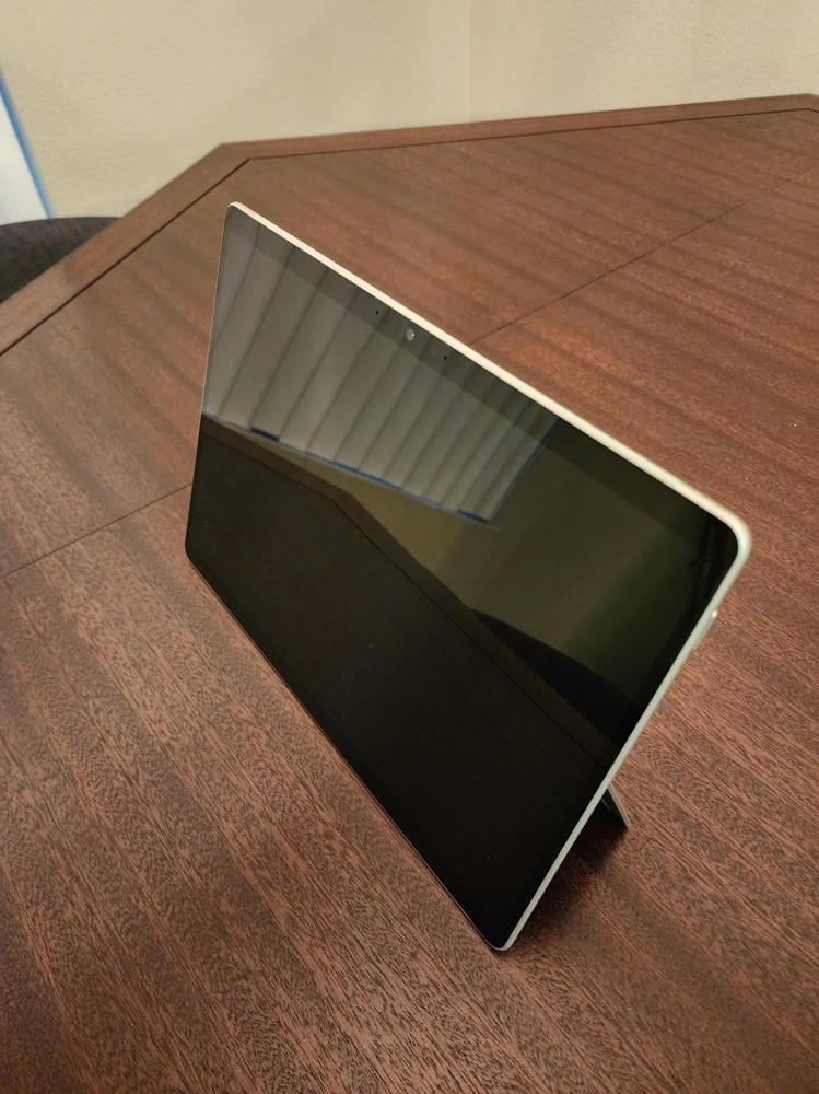 Microsoft Surface Pro 8 13" Core i3-1115G4 8GB RAM 128GB NVMe SSD 1983 Win11