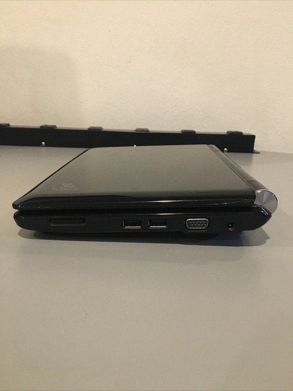 Asus Eee PC 1000HE Mini Laptop. 160GB HDD AND 1GB RAM. For parts or repair gallery