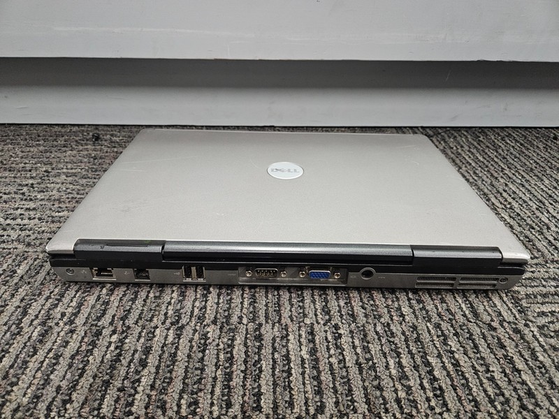 Dell Latitude D630 Laptop Intel Core 2 Duo 1 GB RAM 60 GB HDD Windows XP Pro SP3 gallery