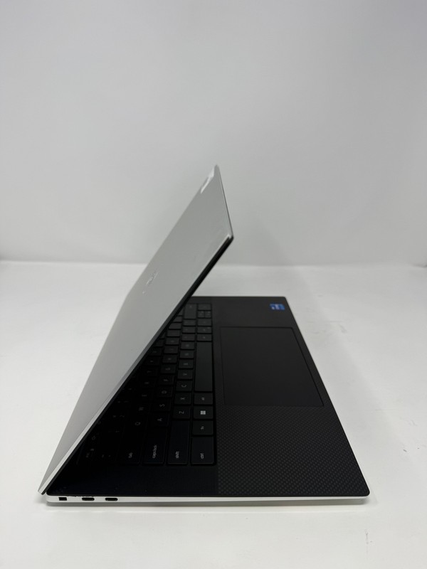 Dell XPS 15 9520 NVIDIA GeForce RTX 3050 Ti Mobile 12th Gen i7-12700H 16GB gallery