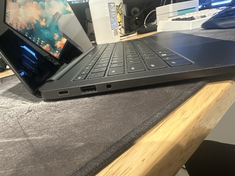 Razer Blade Stealth 13” Intel 7500U 2017 RZ09-0196 256Gb SSD 16Gb RAM Touchscrn gallery