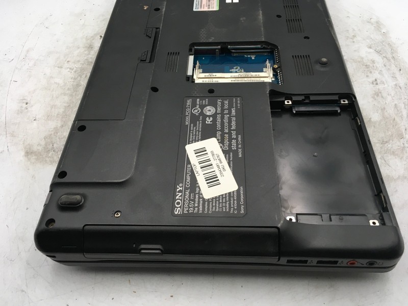 SONY VAIO PCG 7184L - FOR PARTS - INTEL CORE 2 DUO - NO RAM - READ DESCRRIP - BB gallery
