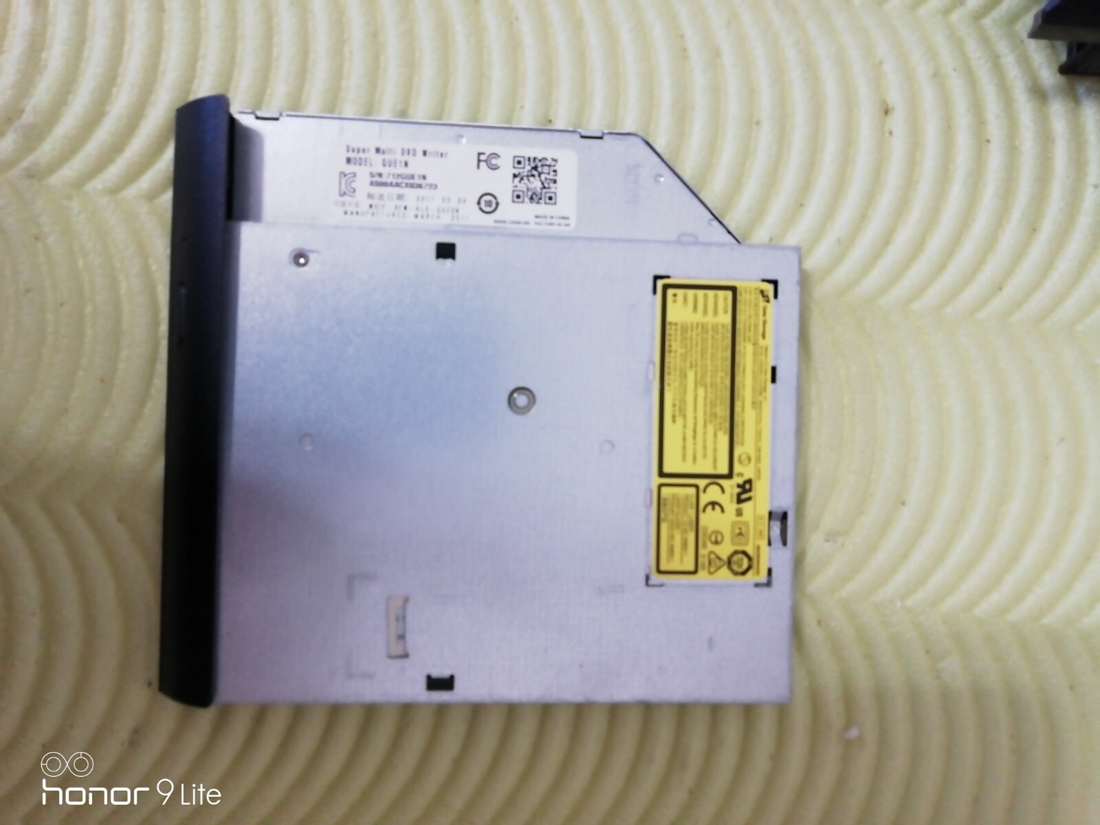 ASUS R541 X541LETTORE CD/DVD Burner gallery