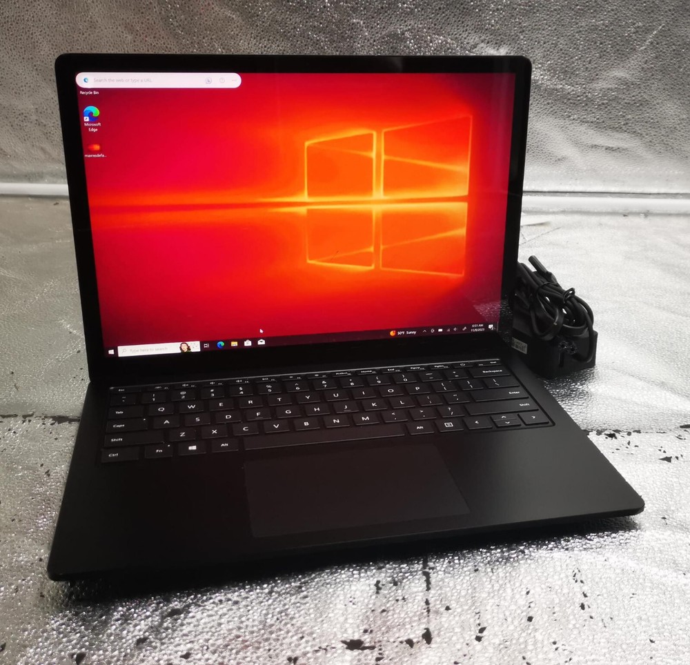 Microsoft Surface Laptop 3 13.5" 256GB 8G Intel Core i5-1035G7 - 1.20 GHz *READ*