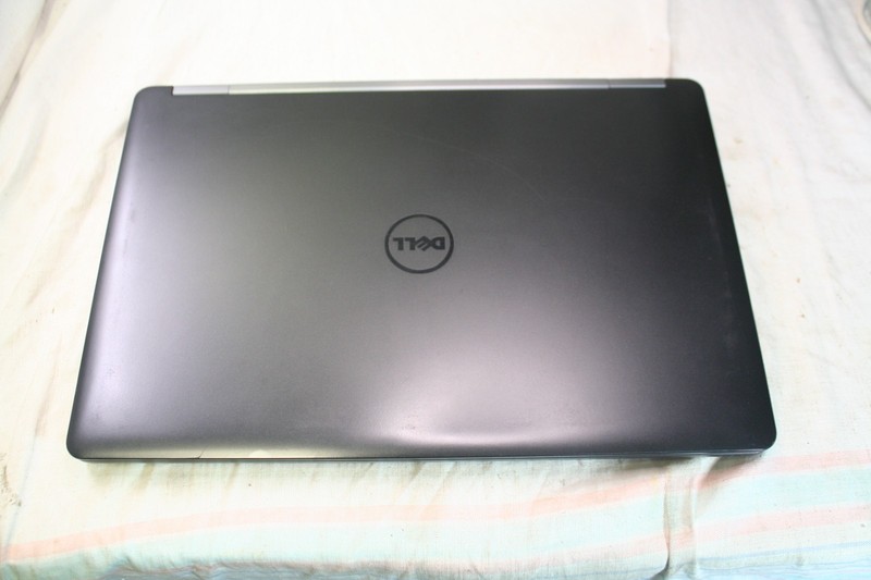 Dell Latitude E5570 15.6" i7-6820HQ 2.6GHz 8GB RAM 256GB SSD AMD Radeon R7 M360 gallery