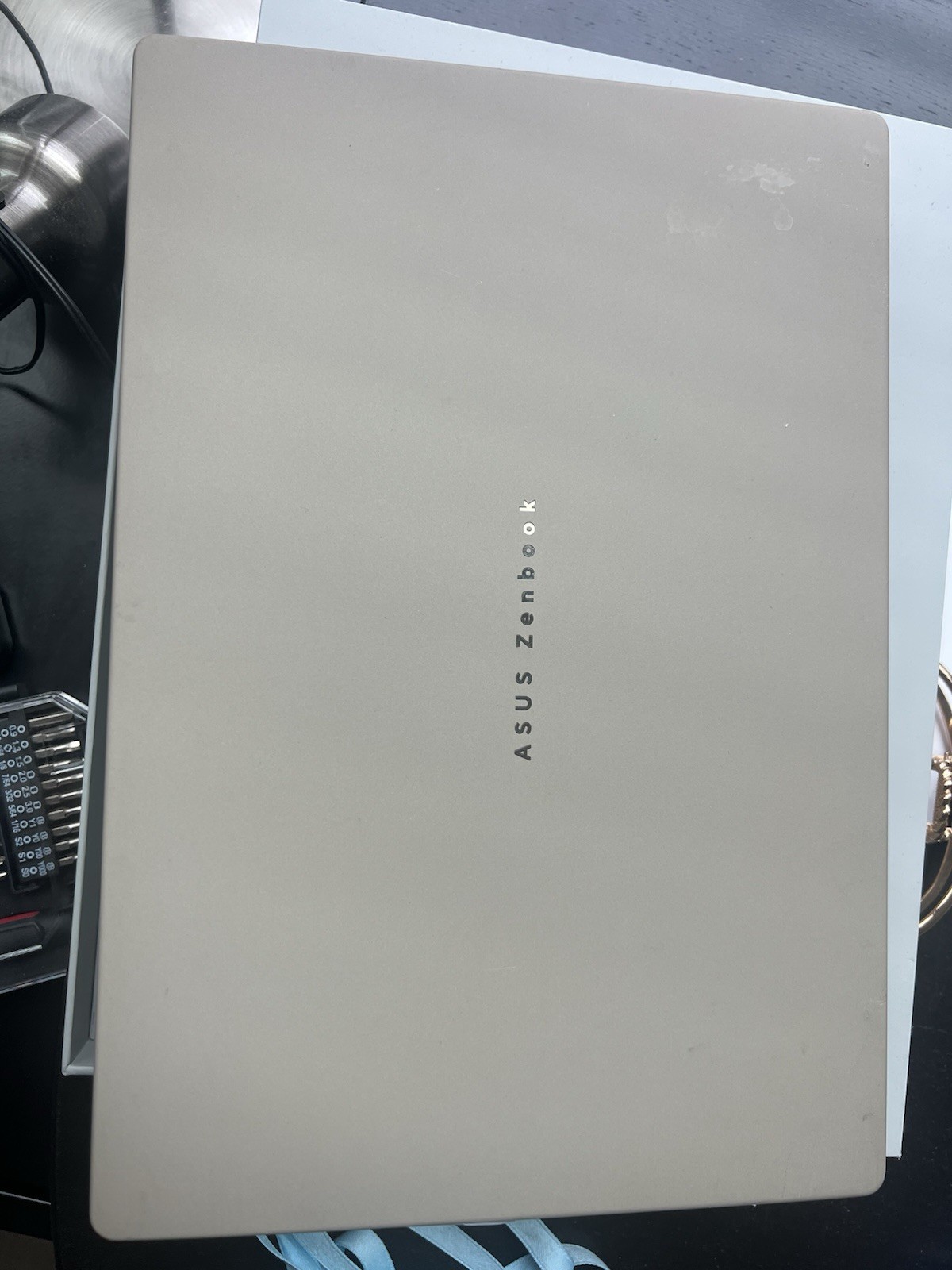 Asus Zenbook A 14 UX3407Q 14" Snapdragon X Plus 3.2GHz 16GB RAM 512GB SSD gallery
