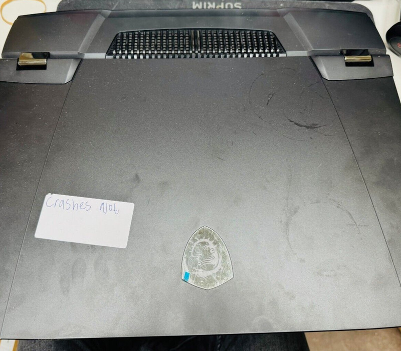 MSI Gaming Laptop Titan GT77 17.3" i7 12th Gen 16GB 1TB RTX3070Ti ( Keep Crash) gallery