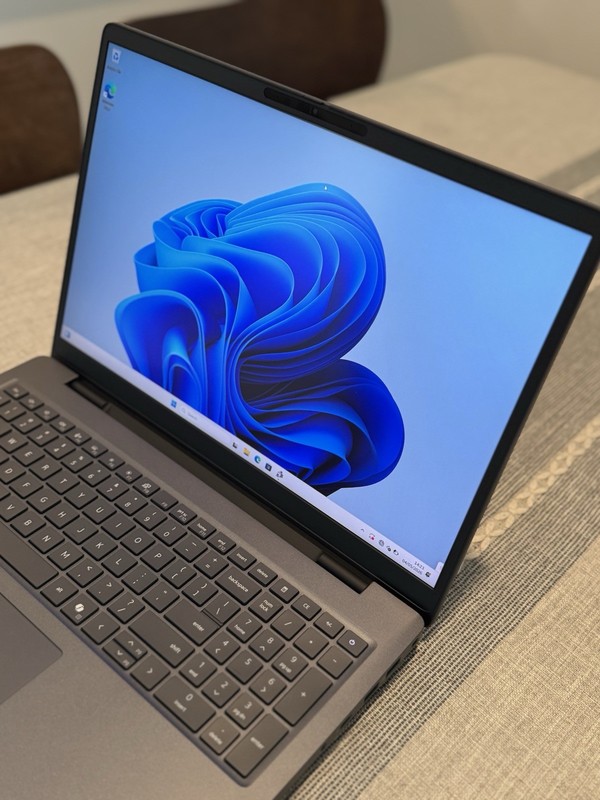 Dell Pro Max 16 Plus–Intel Ultra 9 285HX 64GB RAM RTX PRO 3000 2TB 120Hz gallery