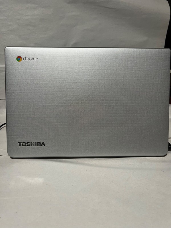 Toshiba Chrombook 2 cb35-b3330 for parts or repair gallery