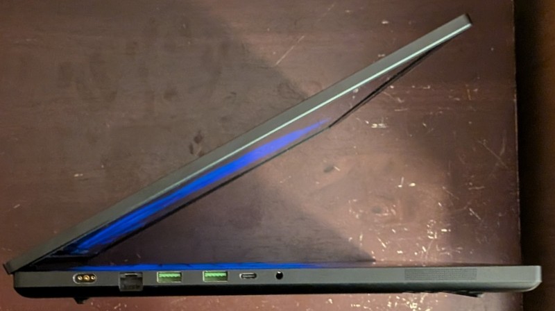 Razer Blade 18 QHD+ 240Hz (Core i9-14900HX, 32GB/2TB SSD, RTX 4090) Black Laptop gallery