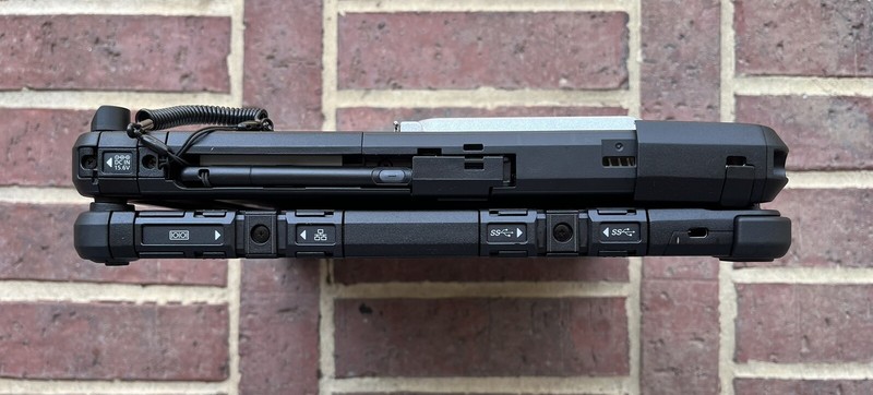 Panasonic Toughbook CF-33 2.80GHz Win 11 Core i7-7600U 16GB RAM 1TB SSD 4220Hr gallery