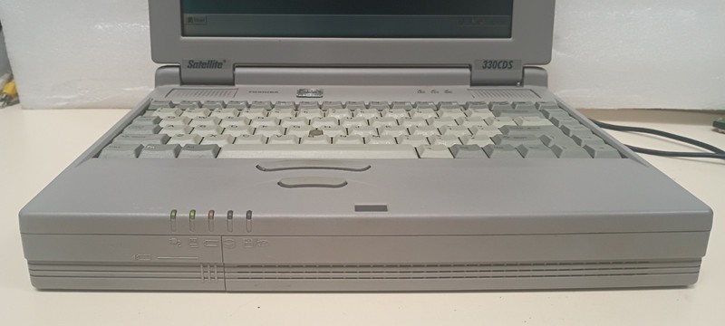 Toshiba Satellite 330CDS Laptop Intel Pentium MMX, 2Gb HD, Windows 98 Working gallery