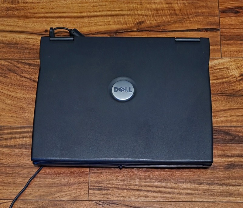 VTG Dell Latitude C600 Laptop w/ Charger ~ XP ~ Intel Pentium III 850 MHz 128 MB gallery