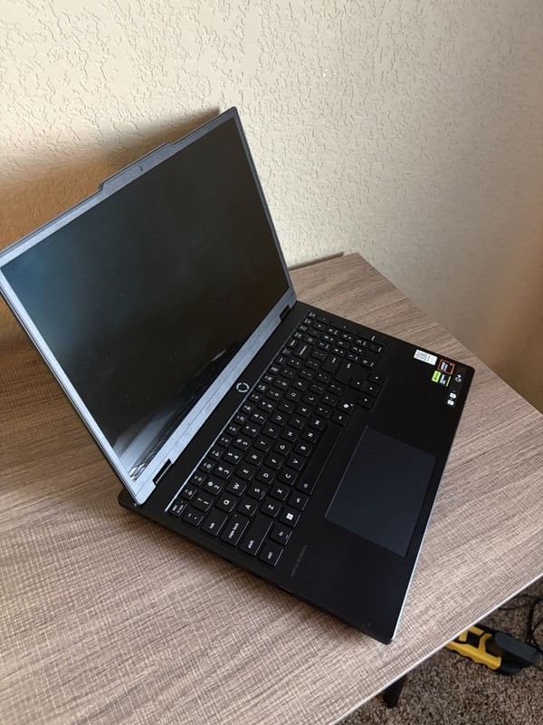 Lenovo Legion Pro i5, 15.6" OLED Screen Gaming Laptop, GeForce RTX 5060 16GB RAM gallery