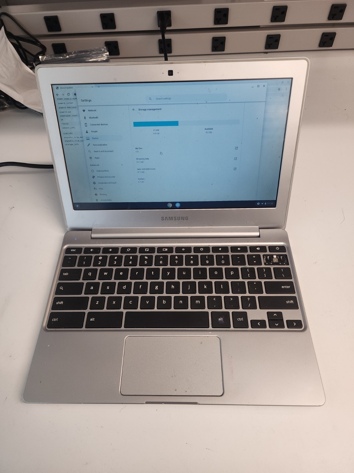 SAMSUNG CHROMEBOOK 2 11.6 HD CELERON N2840 2GB Ram 16GB SSD XE500C12 READ gallery