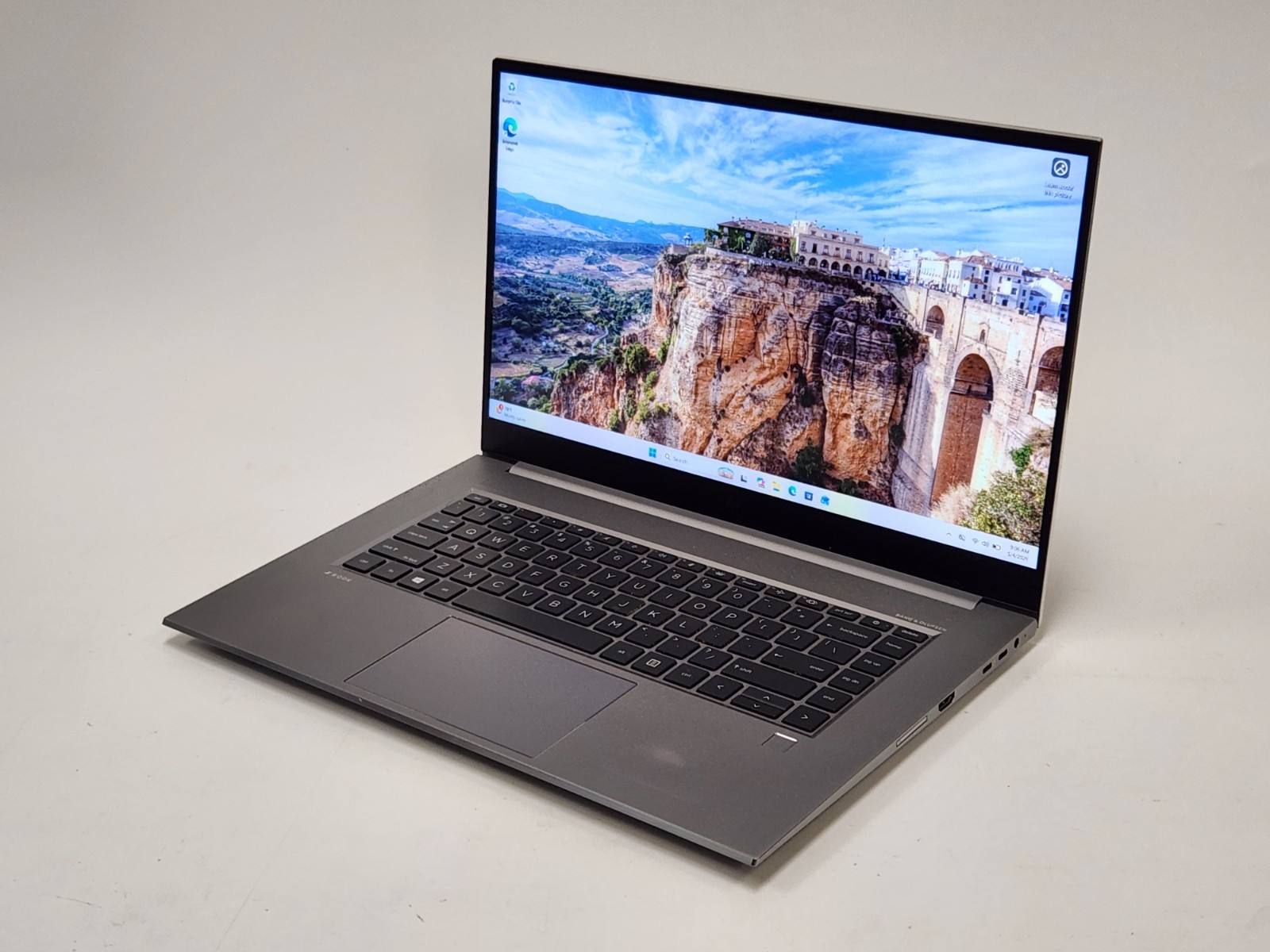 HP ZBook Studio G7 Mobile Workstation i7-10750H 2.6GHz 16GB 512GB T1000 WIN 11 gallery