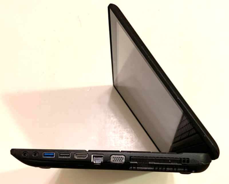 Toshiba Satellite C55-A Touch Screen 15.6" WIN 11 ACTIVATED i5 8GB RAM 750GB HDD gallery