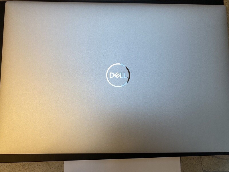 Dell XPS 9520 i7-12700H 1TB SSD, 32GB Memory RTX 3050 OLED QHD+ Touch gallery