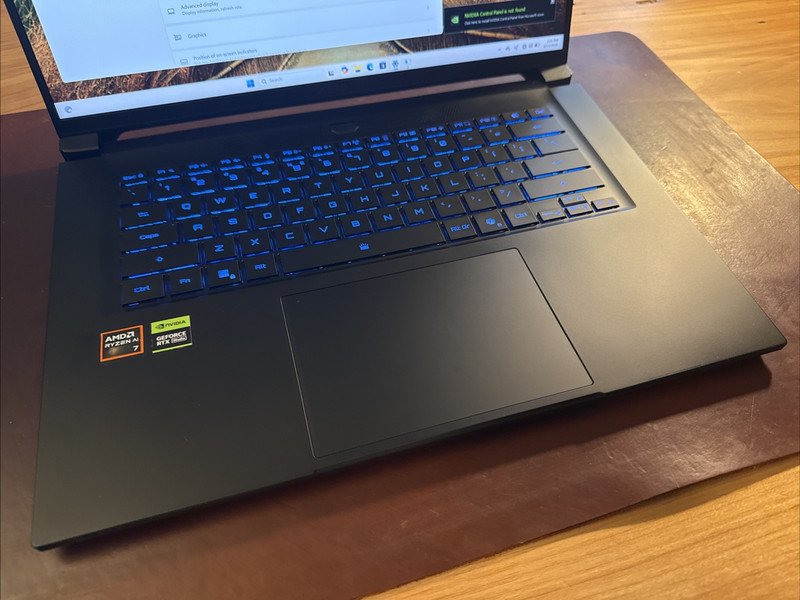 GIGABYTE Aero x16 - AMD Ryzen AI 7 350 - 32GB RAM 1TB SSD - RTX 5070 gallery