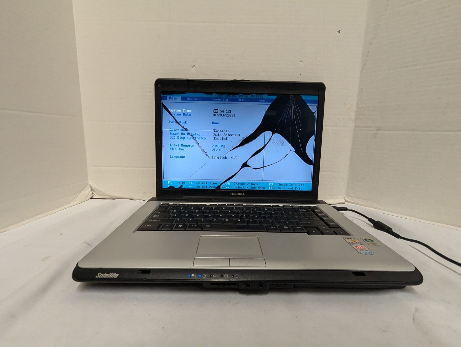Toshiba Satellite A215-S5848 15" laptop AMD Turion X2 2gb ram no hdd gallery