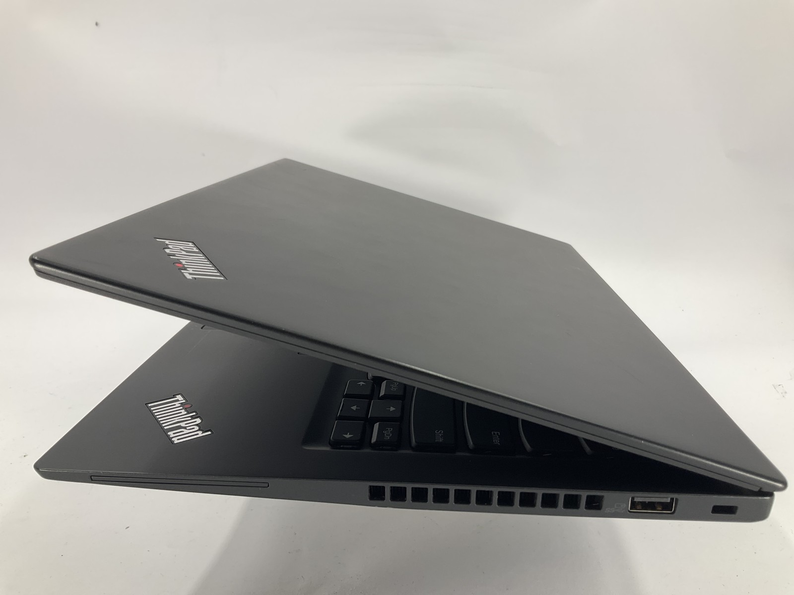Lenovo ThinkPad T495s 14" AMD Ryzen 7 Pro 3700U 512GB 16GB B Win 11 Pro gallery