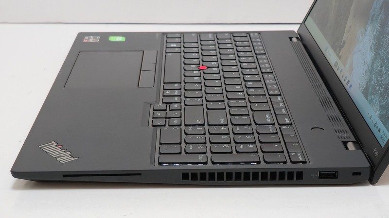 Lenovo ThinkPad P16s Gen 2 Ryzen 7 Pro 2TB SSD 64 GB RAM Radeon 780M 4GB Touch gallery